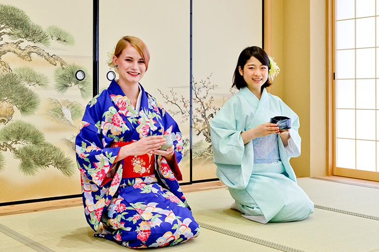 Kimono + Tea Ceremony